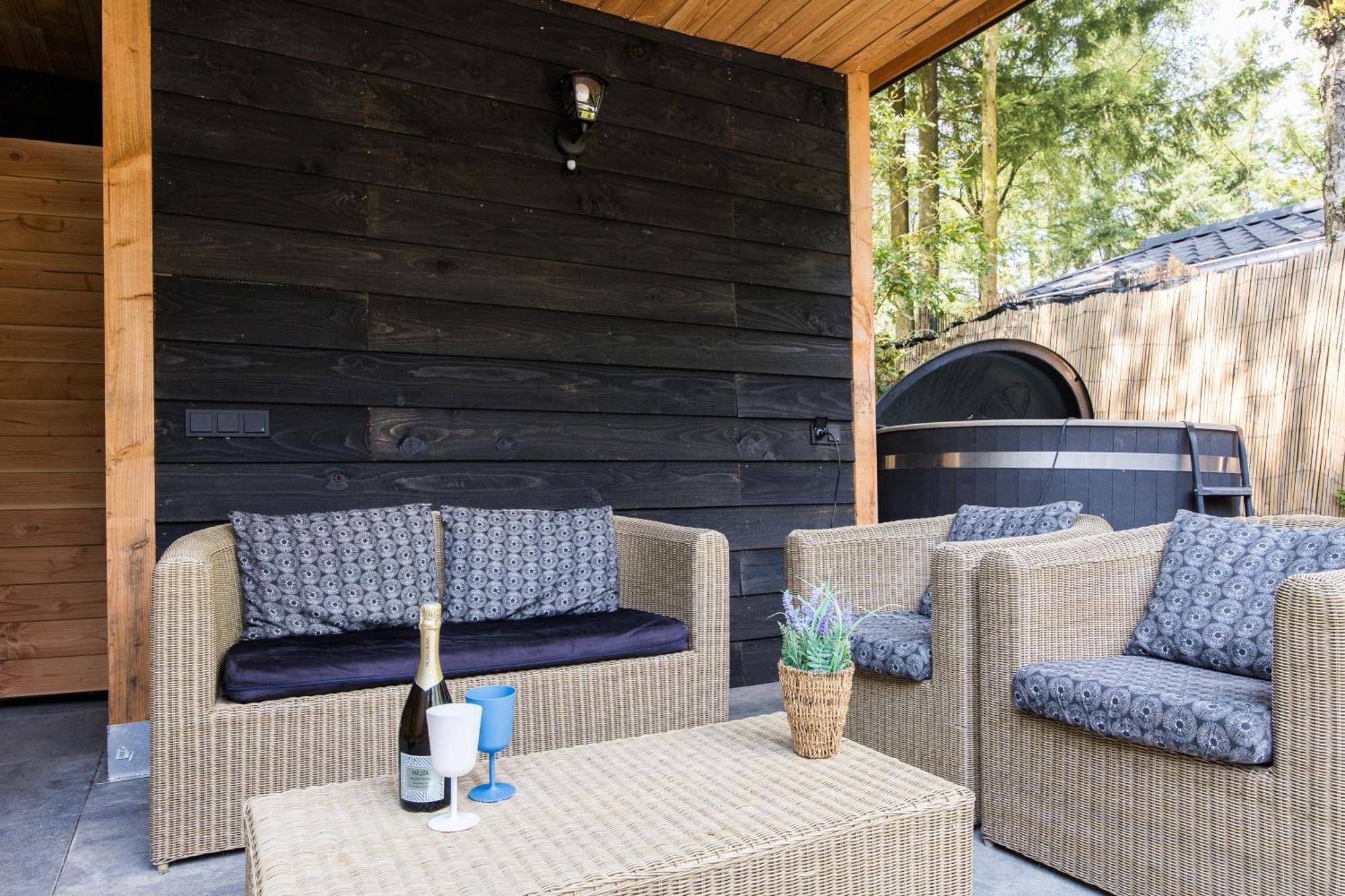 Veluwe Hoenderloo Luxury Chalet With Private Sauna And Hot Tub - Swimming Pool Tennis Court Supermarket Bowling Alley Theatre And Entertainment For Children Buitenkant foto